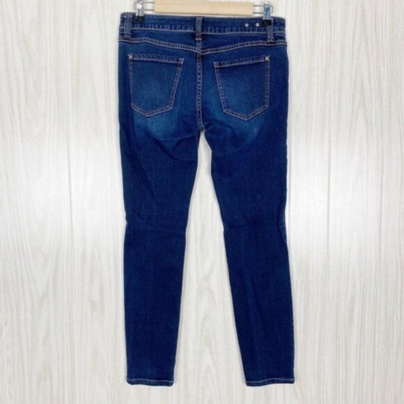 Cabi | Dark Wash Skinny Jeans Style #492 Size 4 - Picture 2 of 5